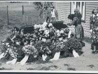 25. mai 1984  Setomaa, Treski k. Akulina Pihla matused - Akulina Pihlale itkeb tema õde Foto: Vaike Sarv  Kes pildil?