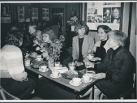 1. november 1985  Tartu KM saalis Ingrid Rüütli 50. sünnipäeva kohvilaud ?, Vaike Sarv, Olli Kõiva, ?