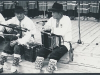 2. august 1986  Setomaa, Obinitsa k. IV Leelopäev, pillimehed ?, Nikolai Kõiv, ?, ?  Foto: Aivar Palmre