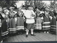 2. august 1986  Setomaa, Obinitsa k. IV Leelopäev. Meremäe leelokoor  ?, Olga Lohk?, ?, ?, ?, ?, ?, ?, ?, ?, ?, ?  Foto: Aivar Palmre