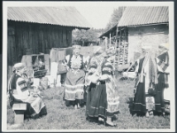 august 1987  Setomaa. Põrste k.? - "Setu lauluema Veera Pähnapuu" filmivõtted Veera Pähnapuu, Pelageja Vanamets, Anne Kõivo, ?