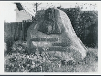 august 1989  Setomaa, Võporsova k. Mälestuskivi Anne Vabarna sünnikodu juures  Foto: Pertti Virtaranta