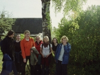 6. mai 2002  Värska. Jüripäev. EMA välitööd Brigitta Davidjants, Kadri Saarik, Lii Tooming, Triin Vallaste, ?, Maris Mihašova, Pille Kangur